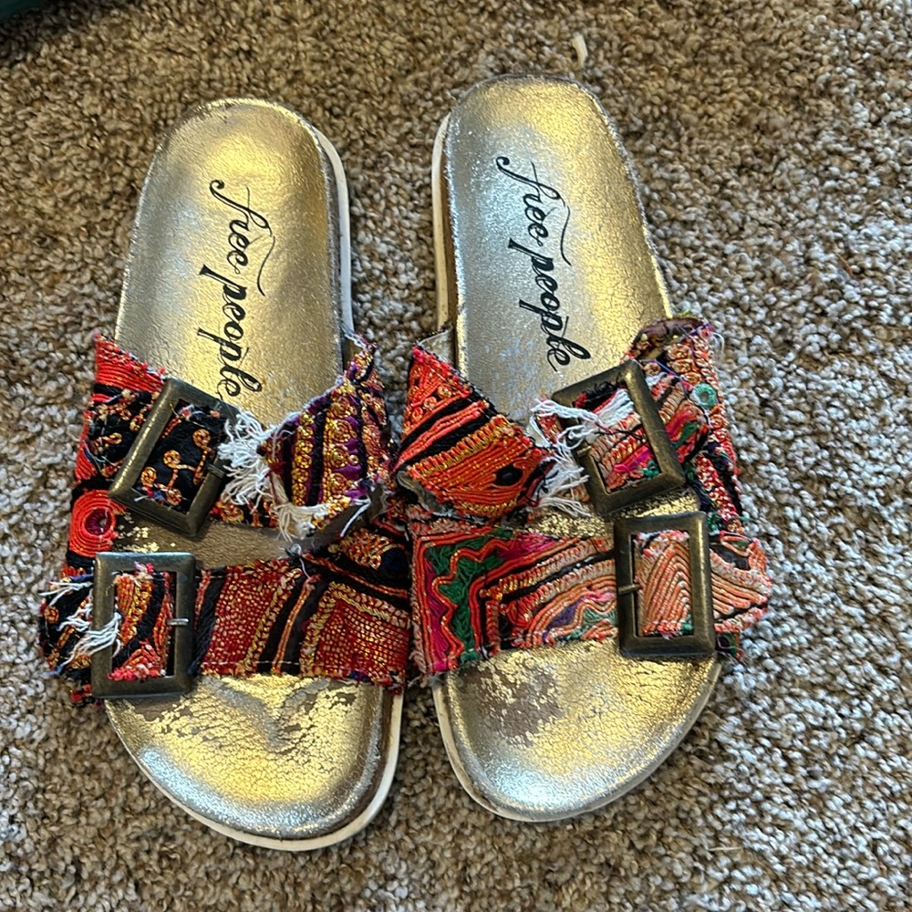 Free people slides